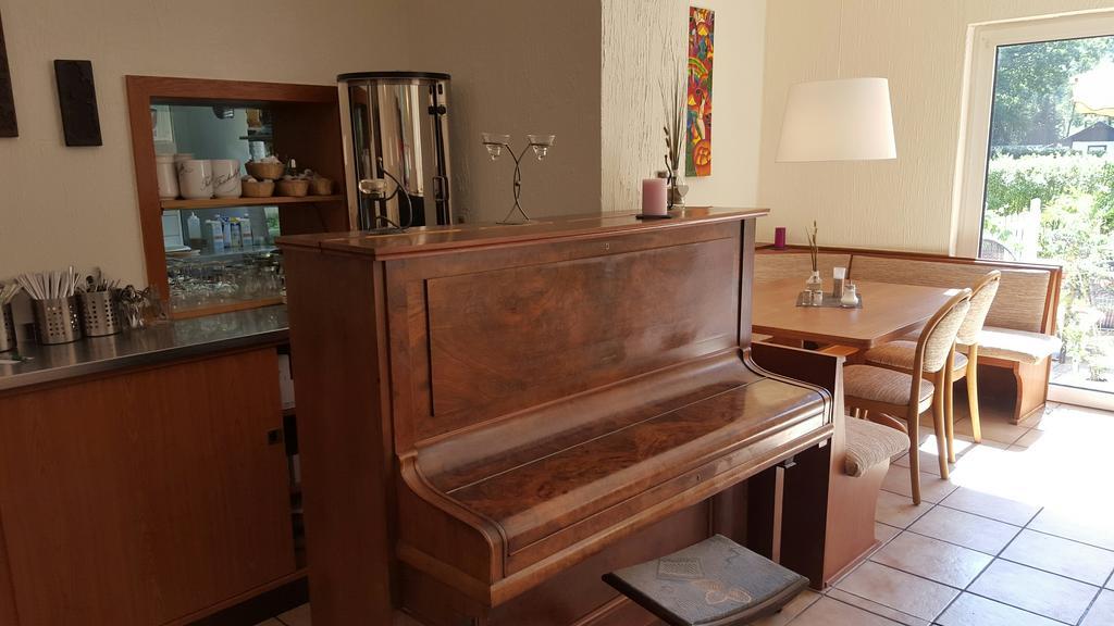 Hotel Bergische Schweiz Velbert Buitenkant foto