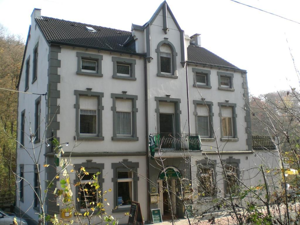 Hotel Bergische Schweiz Velbert Buitenkant foto