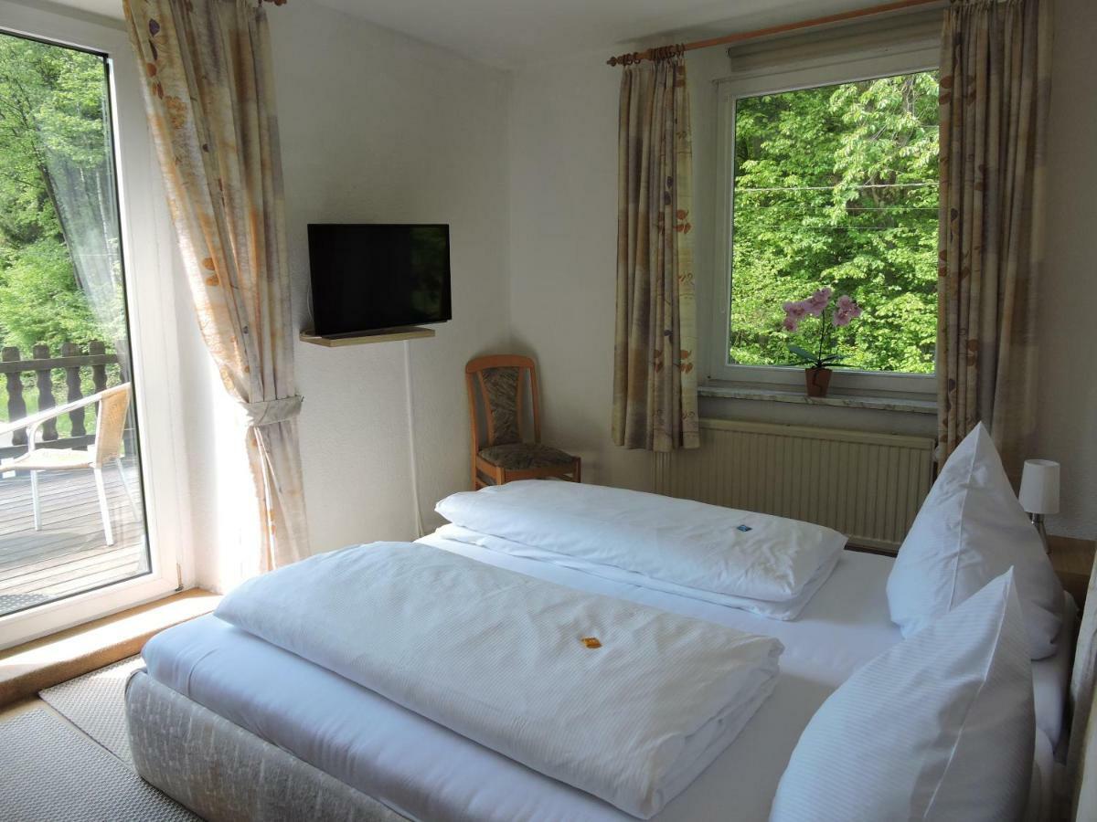 Hotel Bergische Schweiz Velbert Buitenkant foto